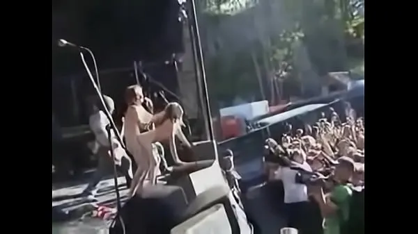 XXX Couple fuck on stage during a concert 클립 클립