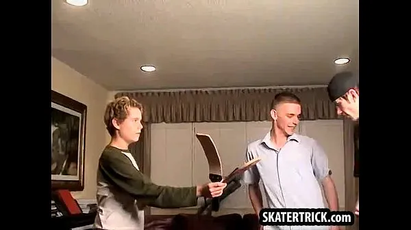 XXX Skater hunk getting his ass slapped by three studs مقاطع مقاطع