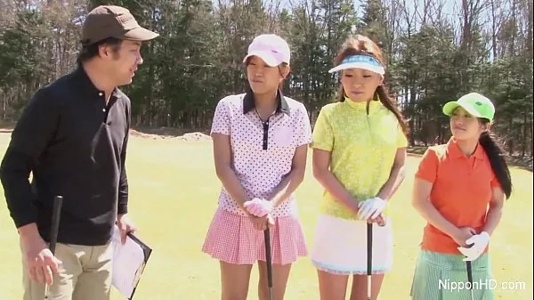 XXX klip Asian teen girls plays golf nude klip
