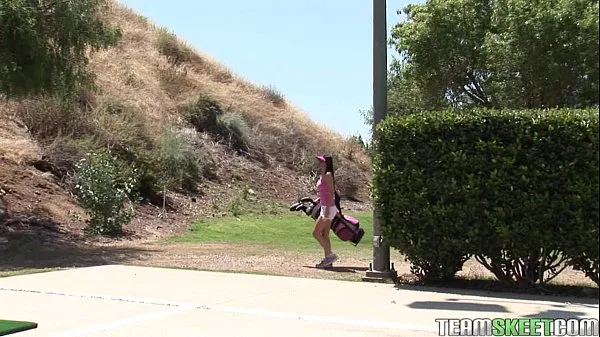 XXX brunette chick with bigtits fucked hard after golfing κλιπ Κλιπ