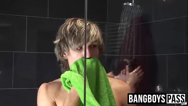 คลิป XXX Cute twinks with huge pricks having hot sex in a shower คลิป