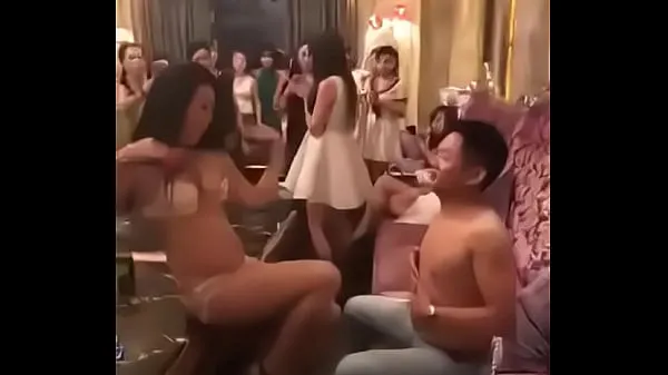 XXX Sexy girl in Karaoke in Cambodia klip Klip