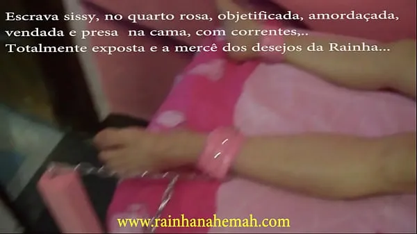 XXX Sissy Maid of Queen Nahemah ligotée dans son lit clips Clips