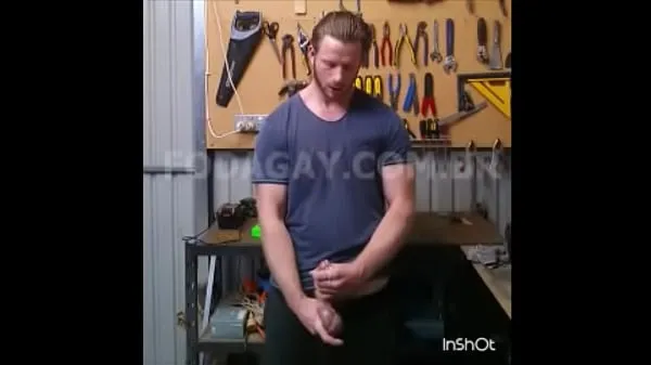 XXX hot mechanic hitting one and cumming klipleri Klipler