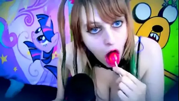 XXX beauty sucking and licking lollipop ear to ear asmr klipp Klipp