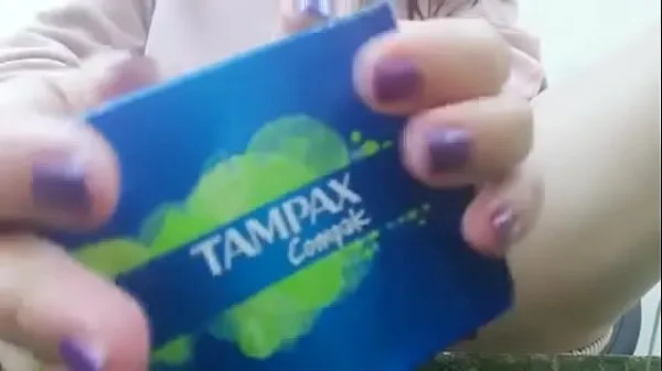 XXX Grabación amateur. Cambio una toalla en el jardín y en una caja clips Clips