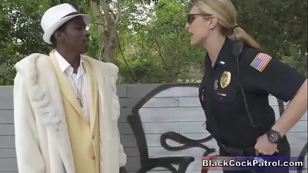 XXX Black Street Pimp Fucked By White Female Cops As Punishment klip Clips
