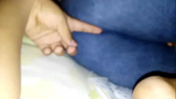 XXX He put his finger up my step mother's ass klipp Klipp