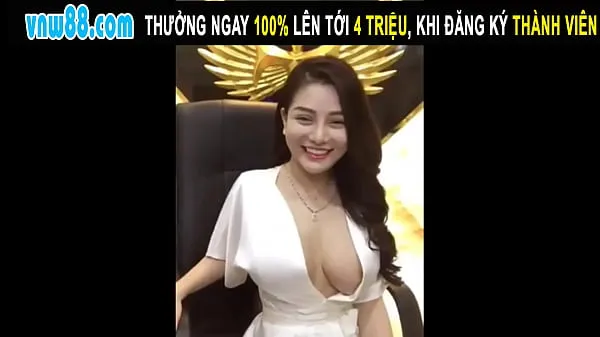 XXX Beautiful Girl With Big Boobs Live Stream Showing Her Breasts 클립 클립