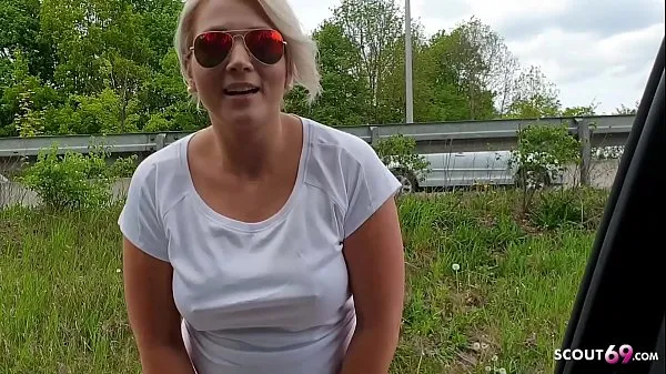 XXX German Big tits MILF Hitchhiker give Blowjob by Drive in Car for Thanks leikkeet Leikkeet