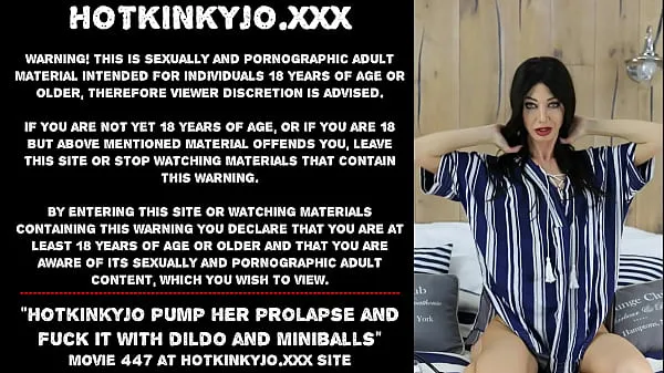 XXX Hotkinkyjo pompe son prolapsus et la baise dehors avec un gode et des miniballes clips Clips