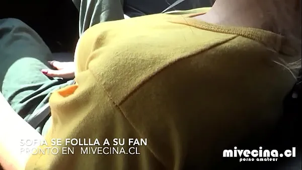 XXX Mivecina.cl - Sofi is a daring girl who chooses a lucky Fan to fuck him. All this soon in mivecina.cl 클립 클립