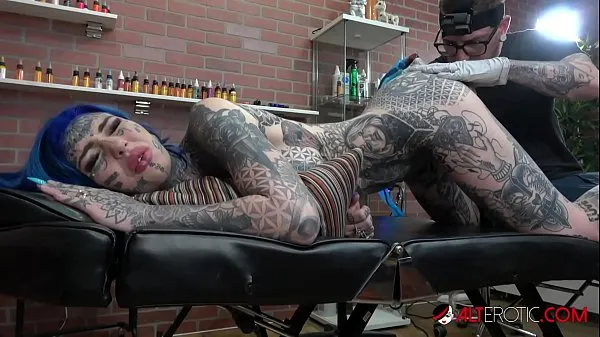 XXX Amber Luke gets a asshole tattoo and a good fucking klipy Klipy