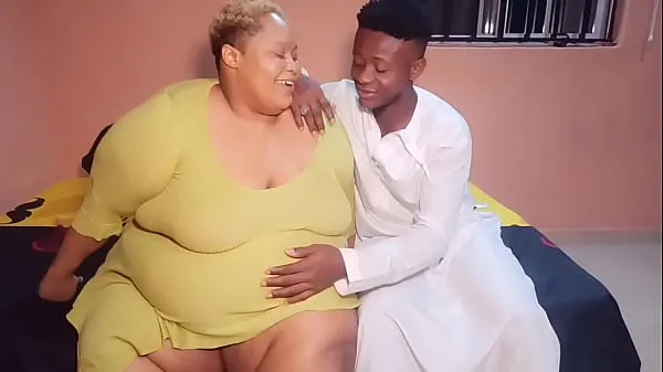 XXX AfricanChikito Fat Juicy Pussy opens up like a GEYSER 剪辑 剪辑