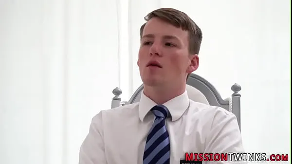 XXX Mormon teen gets ass fingered klip Clips