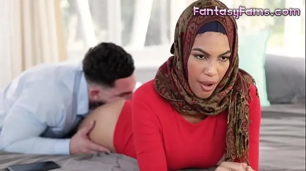 XXX Fucking Muslim Converted Stepsister With Her Hijab On - Maya Farrell, Peter Green - Family Strokes clip Clips