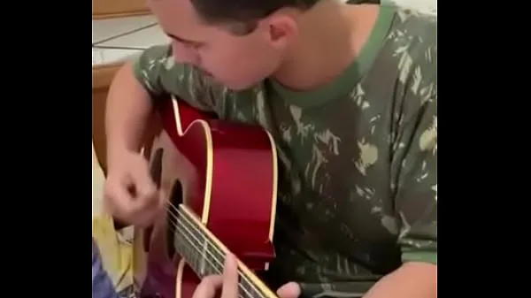 XXX Playing the guitar delicious while enchanting 2 klip Clips