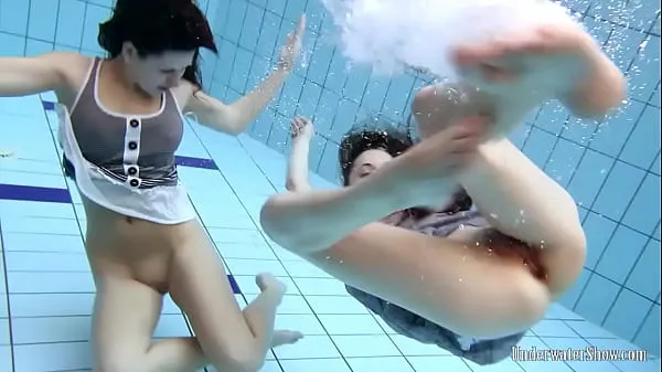 XXX Russians underwater Aneta with Janka and Andrejka alone 剪辑 剪辑