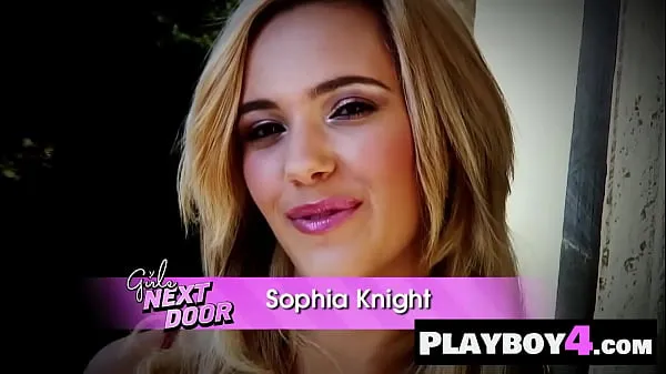 XXX A gata sexy Sophia Knight revelou seu deslumbrante corpo nu clipes Clipes