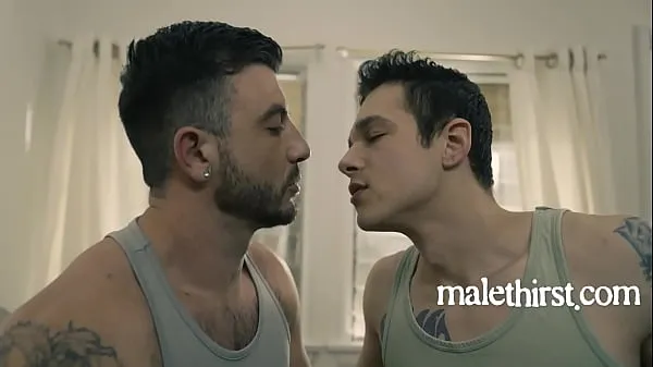 XXX Gay por influencia y después del sexo tal vez de por vida - Jayden Maroc, Ian Holmes clips Clips