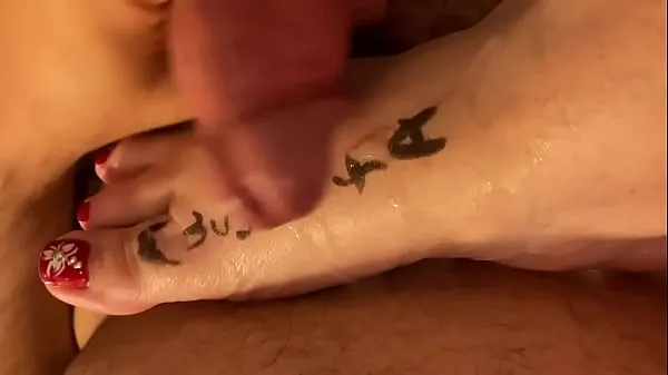 XXX Cumming on my shy PAWG wife’s beautiful feet 클립 클립