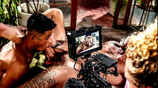 คลิป XXX Asian hunk meets tattoed rough guy คลิป