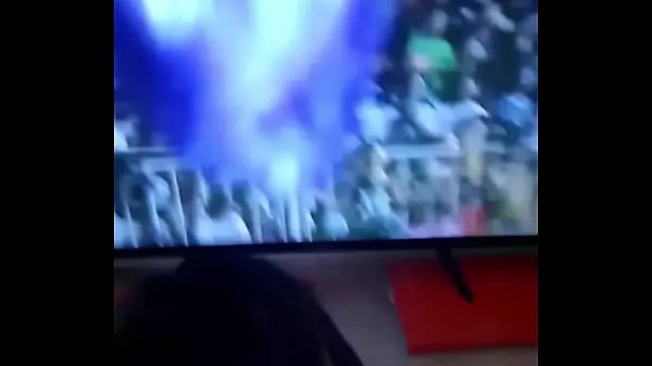 XXX Foder com a mãe do meu amigo assistindo ao jogo de hoje. pov, caseira, amadora, tesão, mãe do meu amigo clipes Clipes