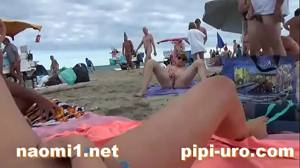 XXX klip girl masturbate on beach klip