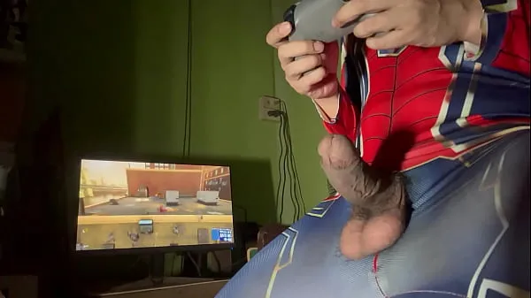 XXX Spiderman playing his game klipy klipy