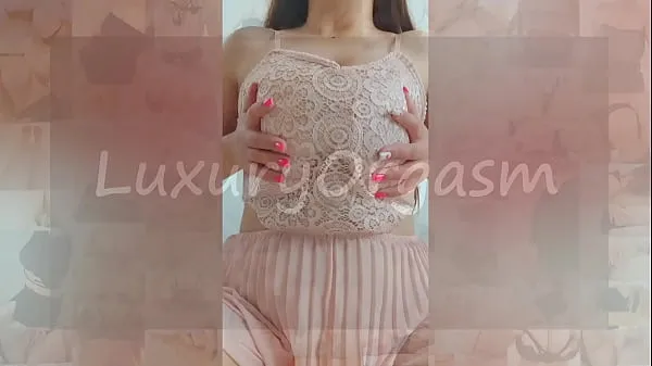 XXX Pretty girl in pink dress and brown hair plays with her big tits - LuxuryOrgasm klip Klip