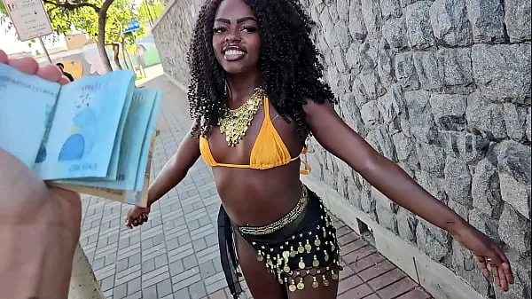 XXX Novinha abandonada pelo marido no bloco de carnaval foi aliciada na rua e acabou ganhando pica ate no cu e leite no motel 剪辑 剪辑